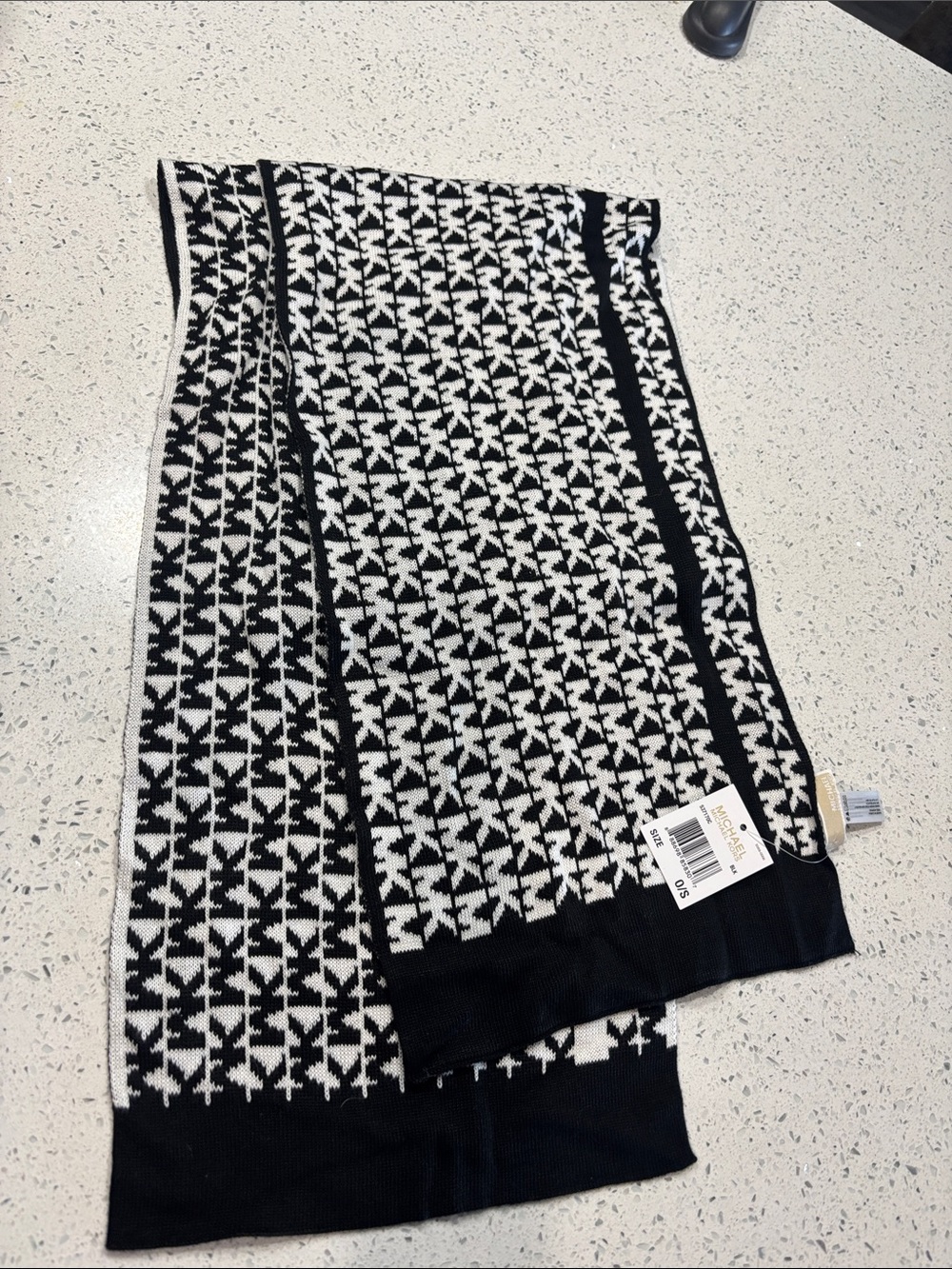 Michael Kors Black & White Graphic Knit Scarf